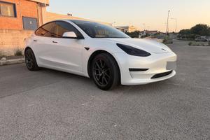 Tesla model 3 dual motor
