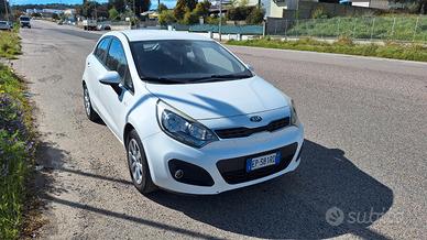 KIA Rio 3ª serie - 2013