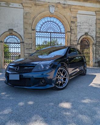 Opel Astra H OPC 
