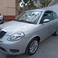 Lancia Ypsilon 1.2 8v Oro