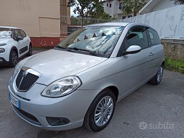 Lancia Ypsilon 1.2 8v Oro