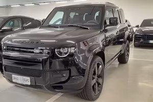Land Rover Defender D200 AWD Auto 110 X-Dynam...