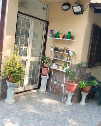 villetta cn giardino e bosco di proprietà 