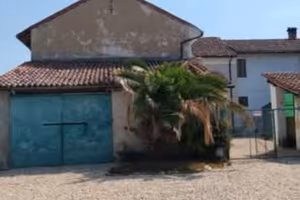       CASA PADRONALE E RUSTICI 