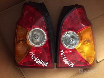 Fanali hyundai terracan 2002
