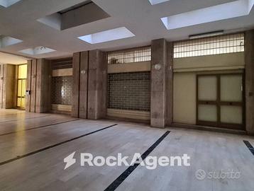 LOCALE 135 MQ PIANO TERRA