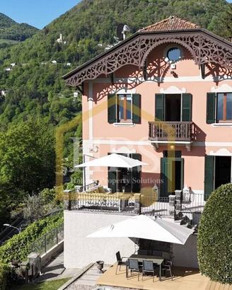 Villa di 320 m² con più di 5 locali e box auto a D