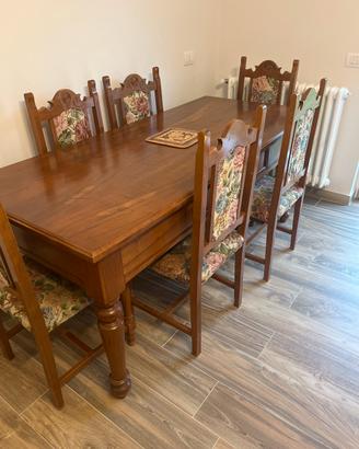 Tavolo artigianale in legno massello e sedie