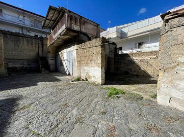 CASA DI CORTE A GRUMO NEVANO