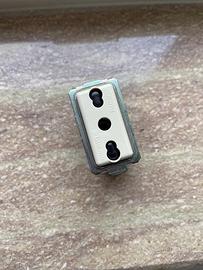 bticino magic presa bipasso art S180