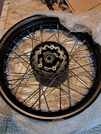 Cercho anteriore triumph bonneville t100
