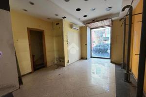 NEGOZIO A MARANO DI NAPOLI