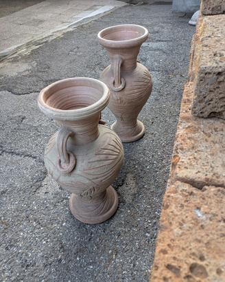  coppia di anfore in terracotta. 