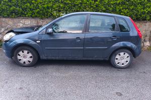 Ford Fiesta incidentata 