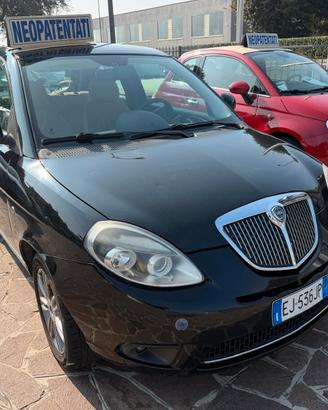 Lancia Ypsilon 1.2 69 CV 5P NEOPATENTATI