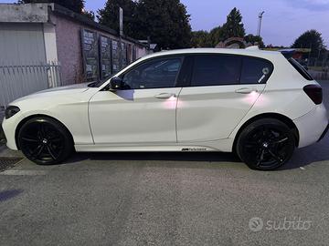 Auto BMW Serie 1  2017