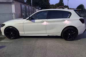 Auto BMW Serie 1  2017