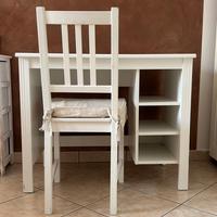 Scrivania con seggiola