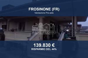 Immobile in asta di 228 m² con box auto a Frosinon