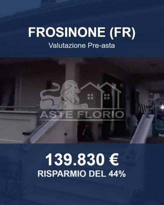 Immobile in asta di 228 m² con box auto a Frosinon