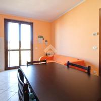 2 LOCALI A CAVA MANARA