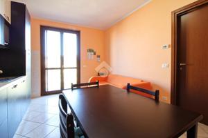 2 LOCALI A CAVA MANARA