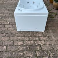 Vasca da bagno idromassaggio