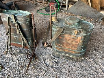 Antiche pompe a spalla