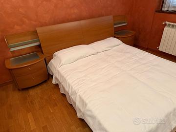 letto matrimoniale con comodini