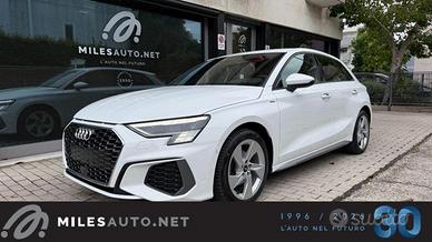 AUDI A3 30 g-tron S tronic S line Edition Matrix