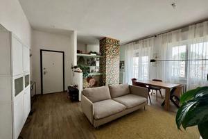 Appartamento con garage e corte, zona Viale Verdi