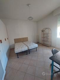 Camera matrimoniale con terrazzino x ragazza