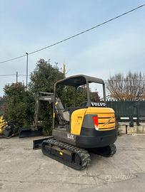 E210 Escavatore Volvo 27 q EC27C