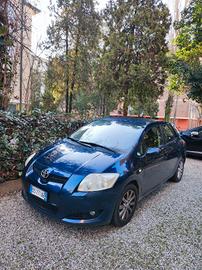 Toyota 2000 diesel uniproprietario