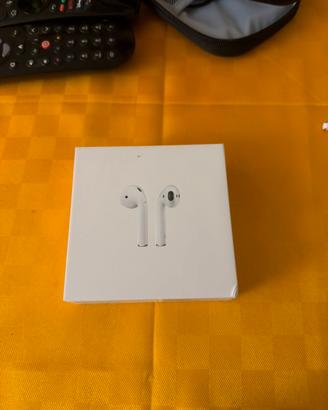 AIRPODS APPLE