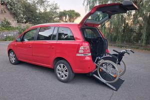 Opel Zafira Pianale ribassato con rampa disabili i