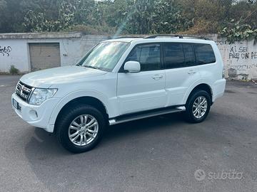 Mitsubishi Pajero V80