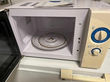 Forno a microonde e gril