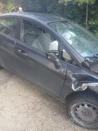 Auto, Ford Fiesta.
