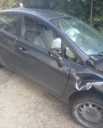 Auto, Ford Fiesta.