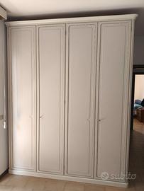 Armadio laccato bianco a 4 ante in legno tamburato