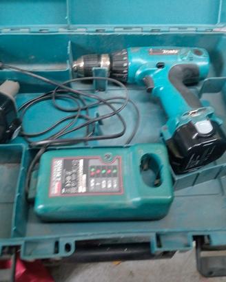 Trapano a batterie con batterie nuove 