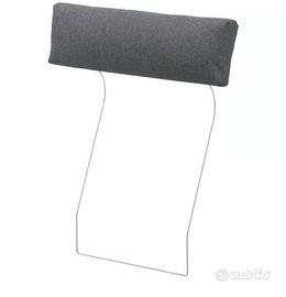 Tre poggiatesta grigio scuro