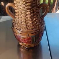 vaso in terracotta e rattan vintage 