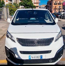 Peugeot traveller
