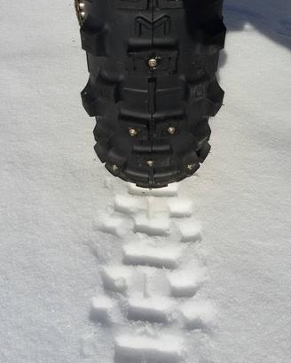 Chiodi pneumatici per moto enduro e cross
