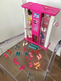 Distributore scarpe e borse di Barbie