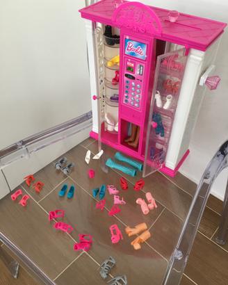 Distributore scarpe e borse di Barbie