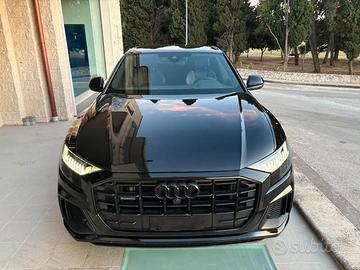 Audi q8 50 tdi s-line KM104.000
