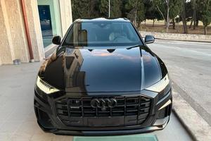 Audi q8 50 tdi s-line KM104.000